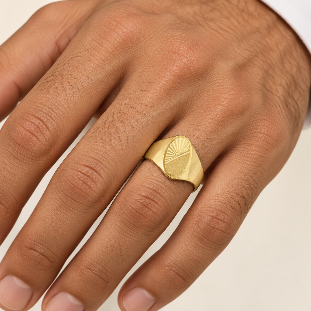 Anello uomo indossato a sigillo ovale diamantato oro giallo 18kt
