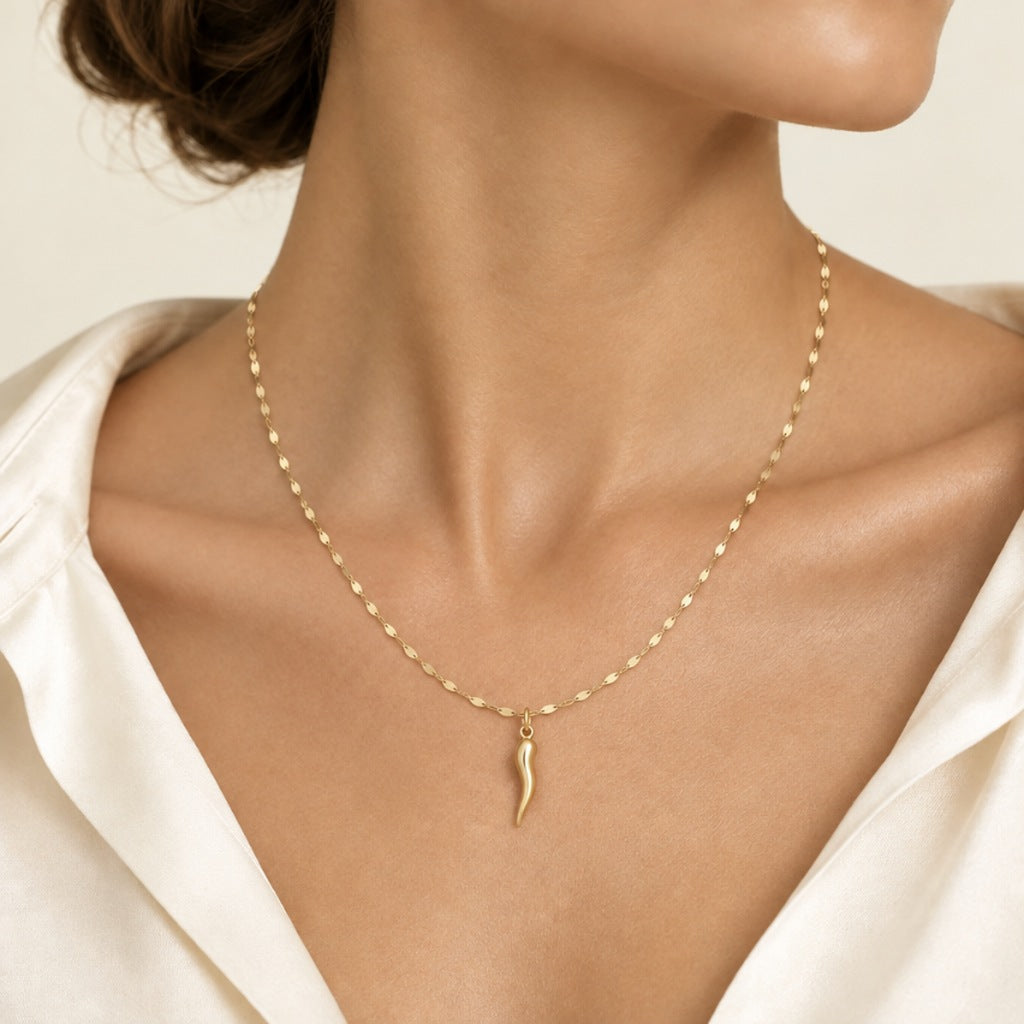 Ciondolo corno napoletano mis. 2 con catena fogliolina 45cm mis. 1, oro 18kt 0,4x2cm