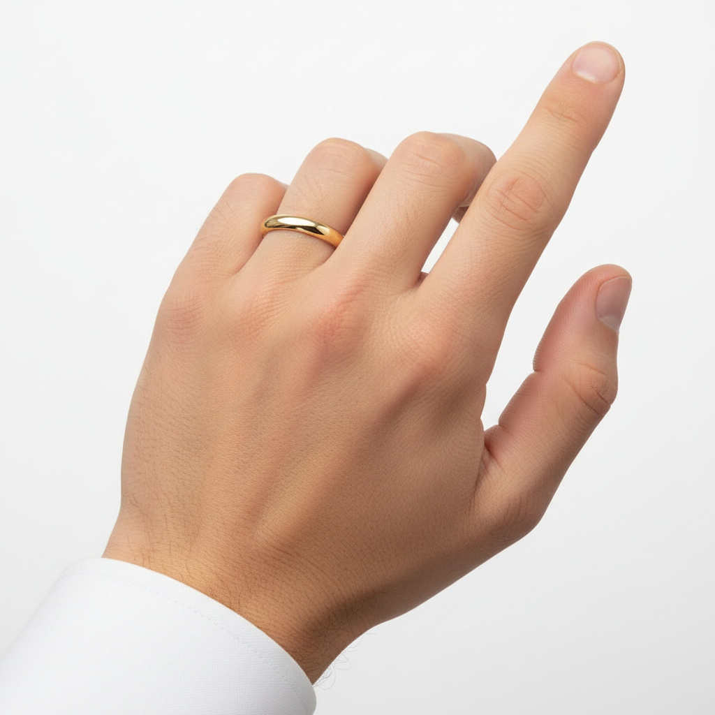 Fede classica F4N oro 18kt giallo indossata uomo
