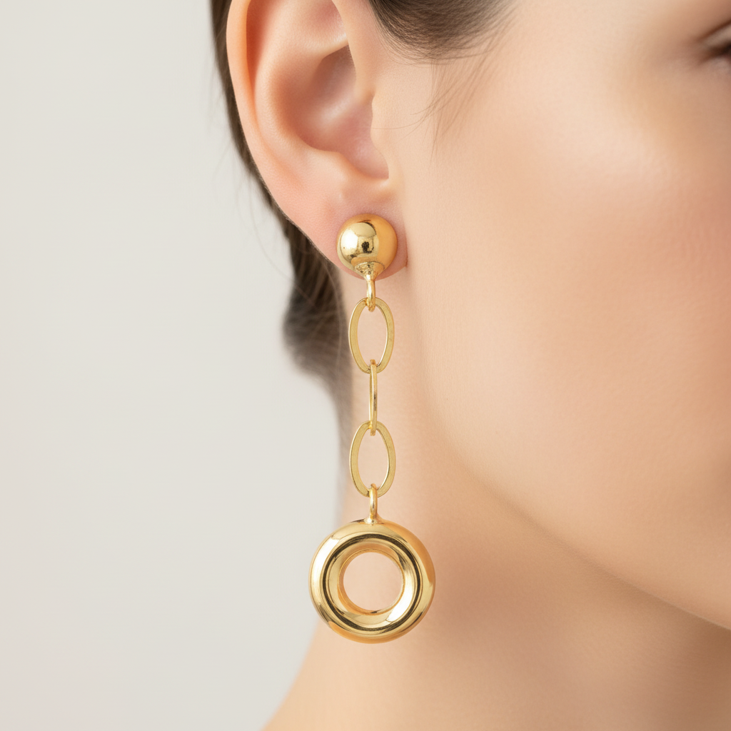 Orecchini alternato con cerchi scatolati oro 18kt indossati