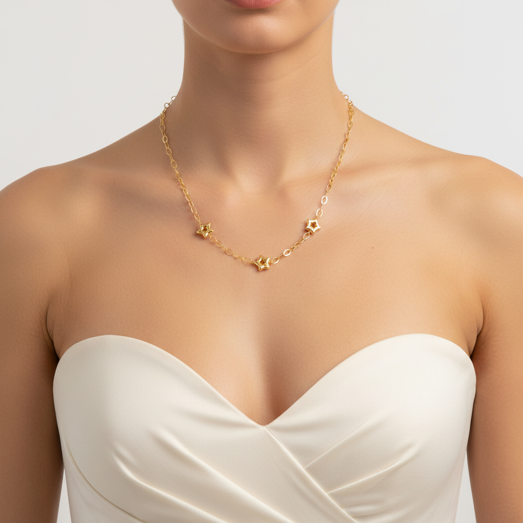 Girocollo stelle scatolate oro giallo 18kt indossato donna Leggerezza v2