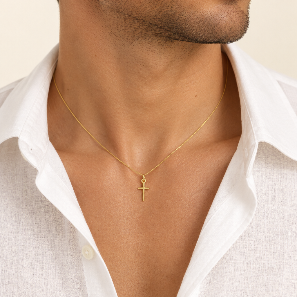 Croce piena oro giallo 18kt 1x1,5cm indossato