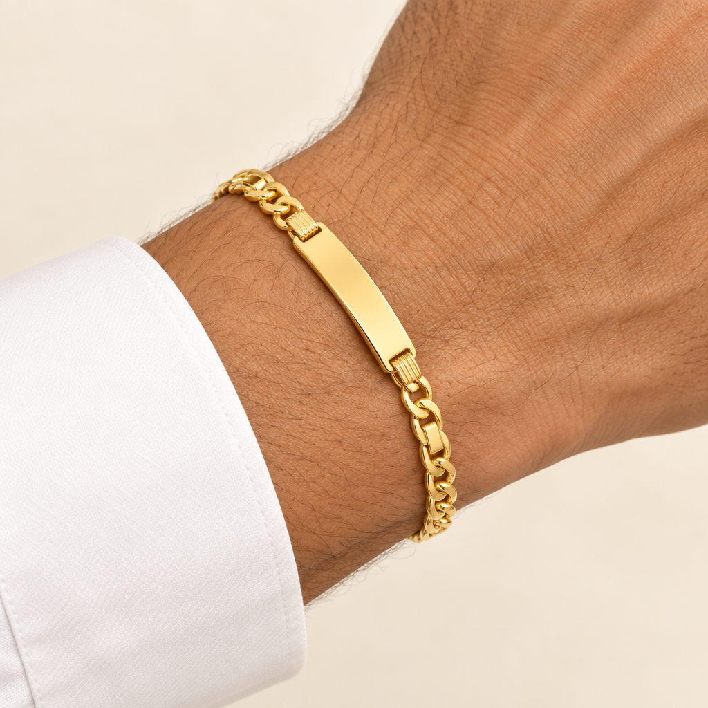 Bracciale con targa da incidere oro giallo 18kt 21cm indossato