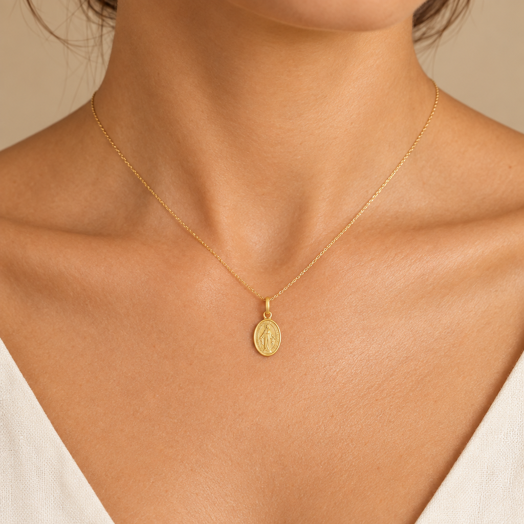 Medaglia Madonna Miracolosa mis. 1 oro giallo 18kt indossata